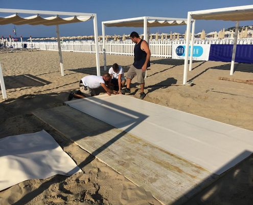 Installazione di una minipiscina in uno stabilimento balneare