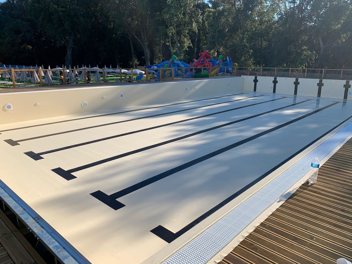 Piscina semiolimpionica fuori terra prefabbricata vuota